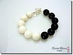 Bracelet Argent BLACK ON WHITE - Perles de corail blanc naturel, onyx noir, argent .925